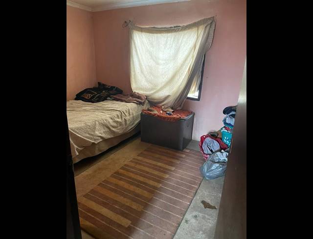 2 BEDROOM HOUSE FOR SALE IN BOTLENG EXT 4